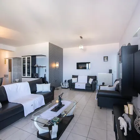 Elegance Sea View Апартаменты