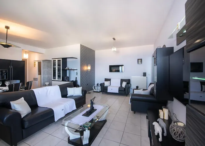 Elegance Sea View Apartment